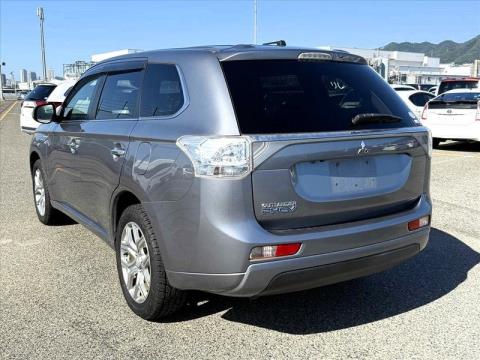 2015 Mitsubishi Outlander - Thumbnail