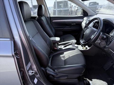 2015 Mitsubishi Outlander - Thumbnail