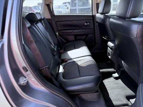 2015 Mitsubishi Outlander - Thumbnail