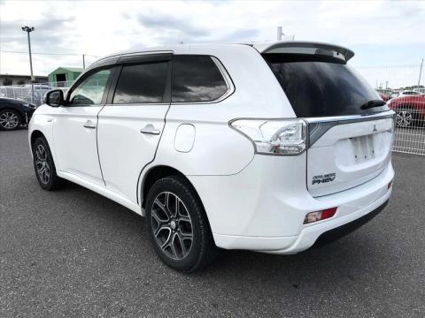 2015 Mitsubishi Outlander - Thumbnail