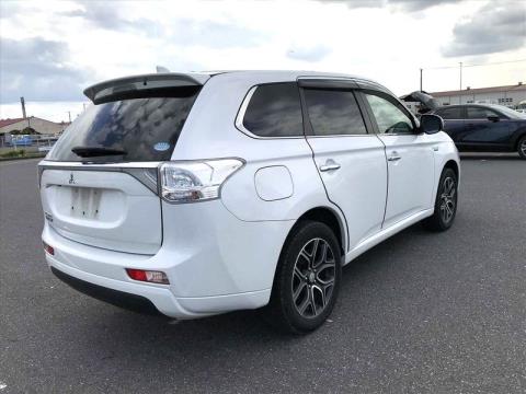 2015 Mitsubishi Outlander - Thumbnail