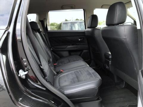 2015 Mitsubishi Outlander - Thumbnail