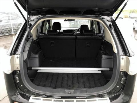 2015 Mitsubishi Outlander - Thumbnail