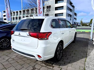 2018 Mitsubishi OUTLANDER - Thumbnail