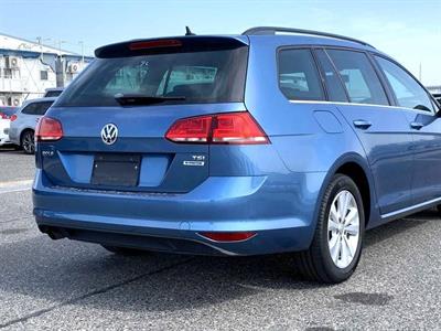 2015 Volkswagen Golf - Thumbnail