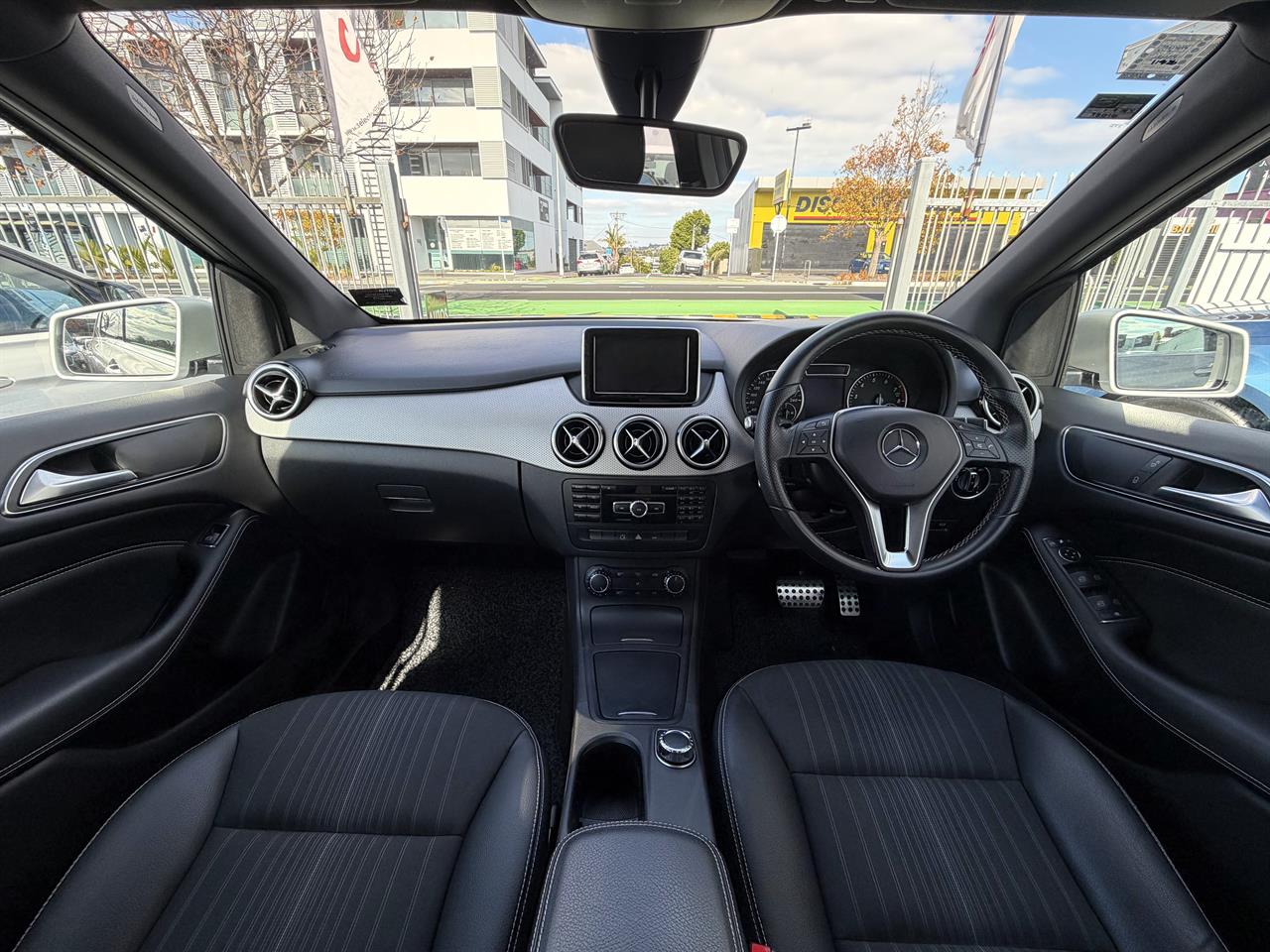2012 Mercedes-Benz B180