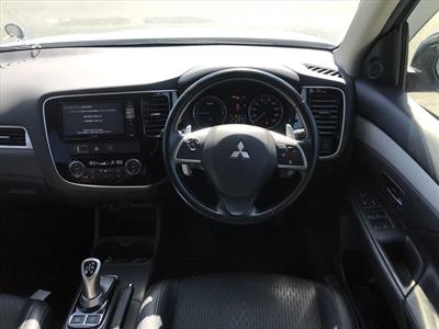 2015 Mitsubishi OUTLANDER - Thumbnail