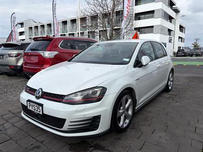 2013 Volkswagen Golf - Thumbnail
