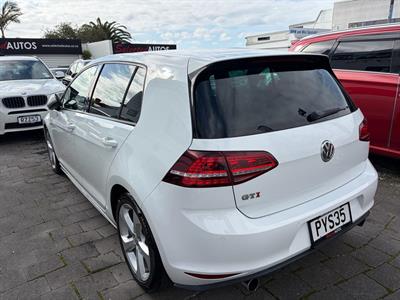 2013 Volkswagen Golf - Thumbnail