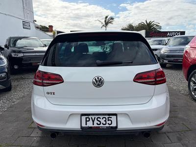 2013 Volkswagen Golf - Thumbnail