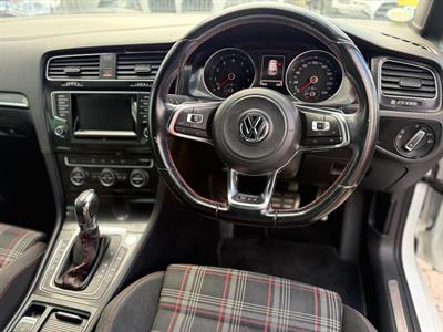 2013 Volkswagen Golf - Thumbnail