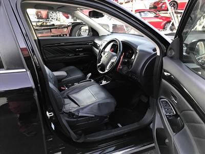 2017 Mitsubishi OUTLANDER - Thumbnail