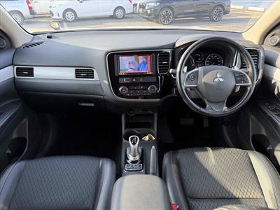 2014 Mitsubishi OUTLANDER - Thumbnail