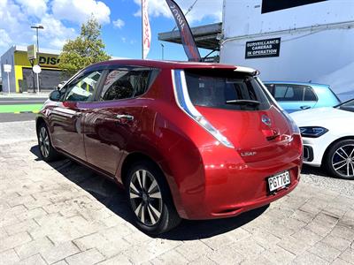 2015 Nissan Leaf - Thumbnail